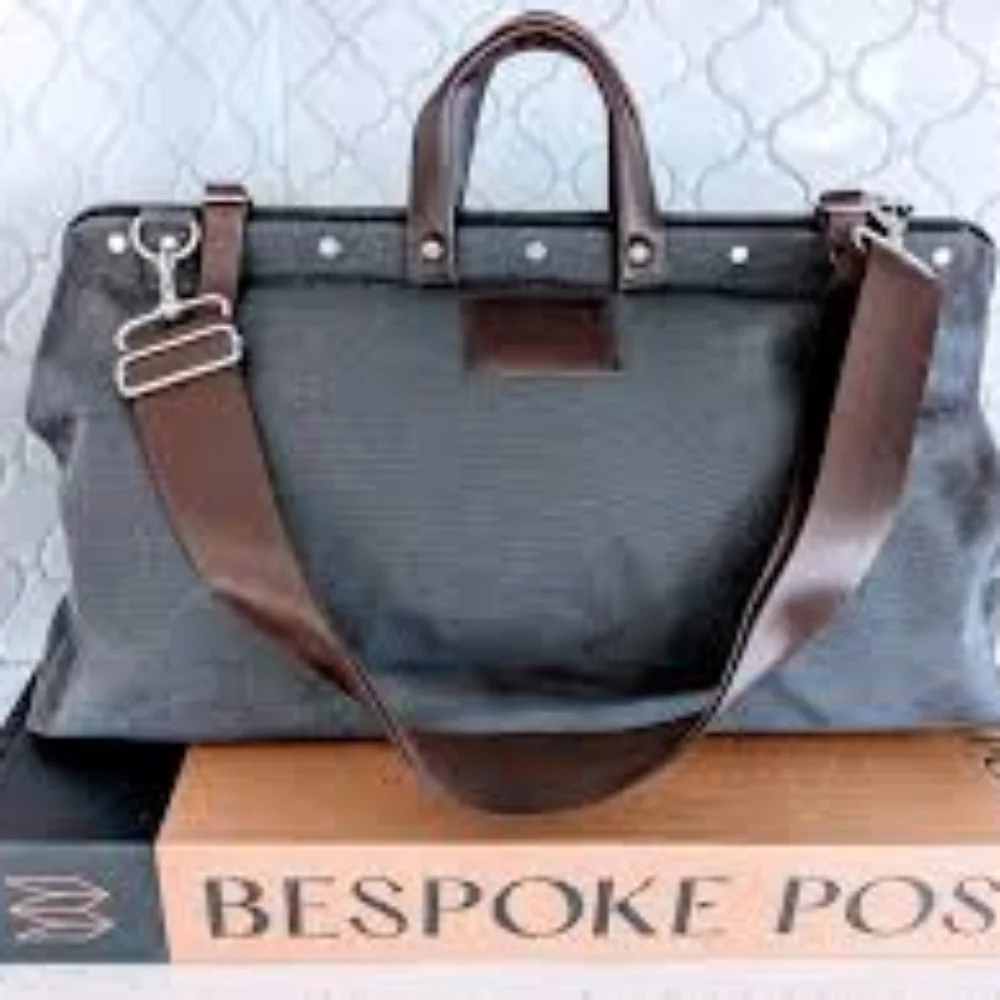 Bespoke Post canvas weekender bag - Picture 2 of 4